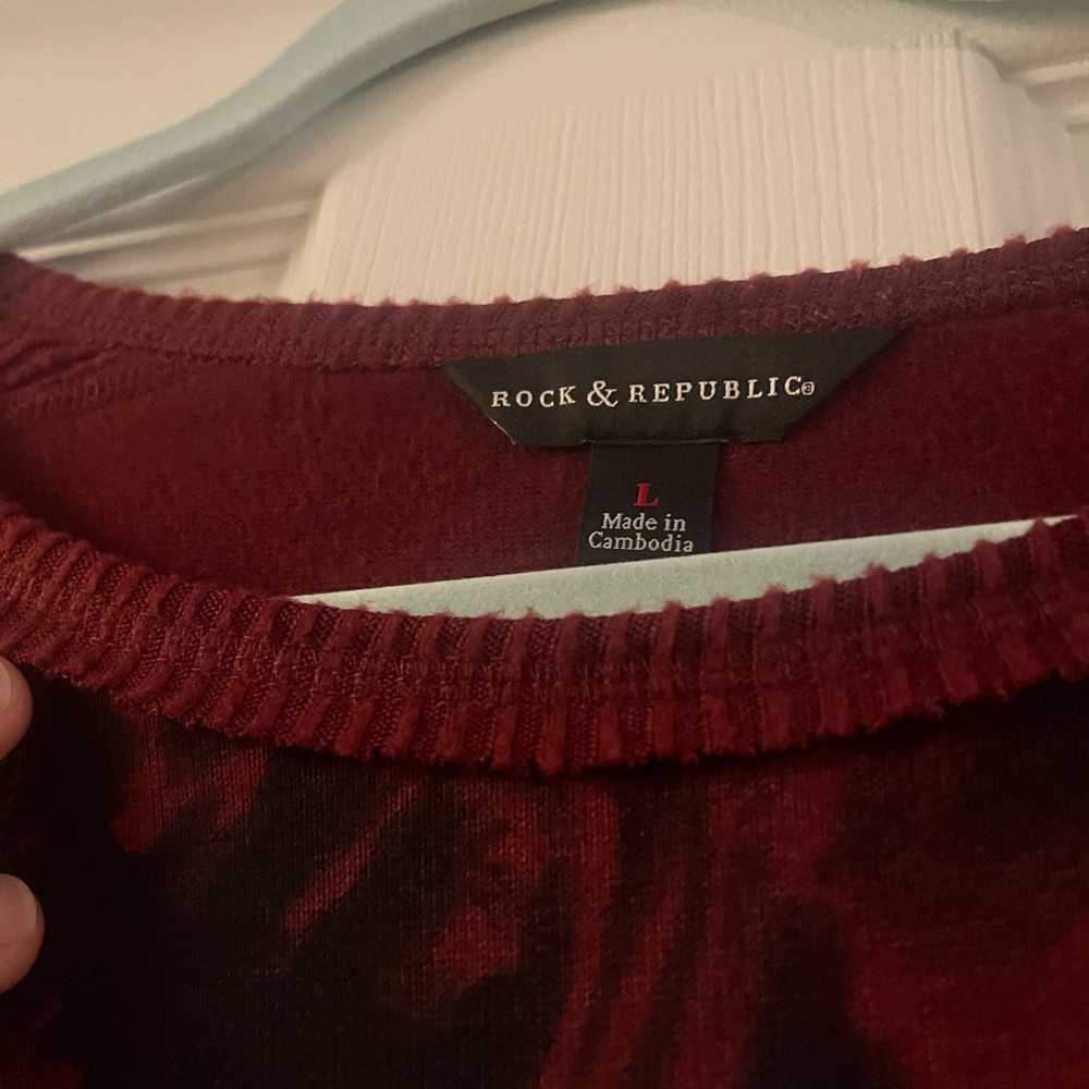 Beautiful sweater - Picture 2 of 2